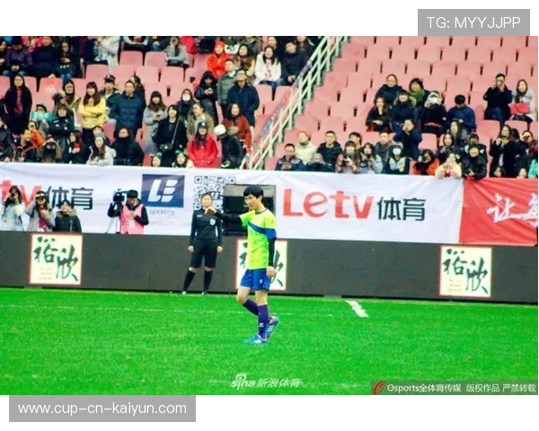 足球跨界内容成功进军综艺节目市场,足球外跨教学视频 足球跨界内容成功进军综艺节目市场,足球外跨教学视频